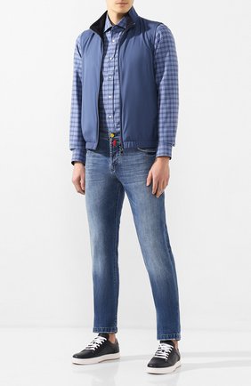 Мужская хлопковая рубашка RALPH LAUREN синего цвета по цене 39050 руб., арт. 790780995 | Фото 2 Мужская хлопковая рубашка RALPH LAUREN синего цвета, арт. 790780995 | Фото 2 (Рукава: Длинные; Длина (для топов): Стандартные; Материал внешний: Хлопок; Мужское Кросс-КТ: Рубашка-одежда; Принт: Клетка; Случай: Повседневный; Манжеты: На пуговицах; Воротник: Акула)