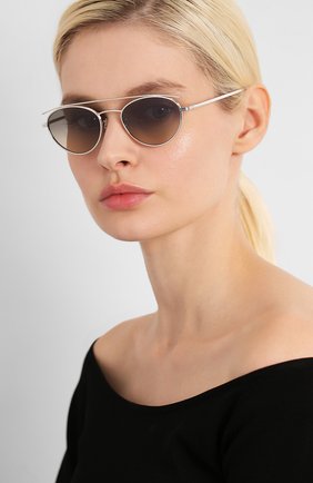 Женские солнцезащитные очки THE ROW X OLIVER PEOPLES серебряного цвета по цене 29500 руб., арт. 1258ST-503632 | Фото 2 Женские солнцезащитные очки THE ROW X OLIVER PEOPLES серебряного цвета, арт. 1258ST-503632 | Фото 2