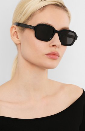 Женские солнцезащитные очки PRADA черного цвета по цене 0 руб., арт. 11XS-1AB5S0 | Фото 2 Женские солнцезащитные очки PRADA черного цвета, арт. 11XS-1AB5S0 | Фото 2 (Региональные ограничения белый список (Axapta Mercury): RU; Тип очков: С/з; Статус проверки: Проверена категория; Оптика Гендер: оптика-женское; Очки форма: Прямоугольные)