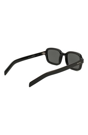 Женские солнцезащитные очки PRADA черного цвета по цене 0 руб., арт. 11XS-1AB5S0 | Фото 5 Женские солнцезащитные очки PRADA черного цвета, арт. 11XS-1AB5S0 | Фото 5 (Региональные ограничения белый список (Axapta Mercury): RU; Тип очков: С/з; Статус проверки: Проверена категория; Оптика Гендер: оптика-женское; Очки форма: Прямоугольные)