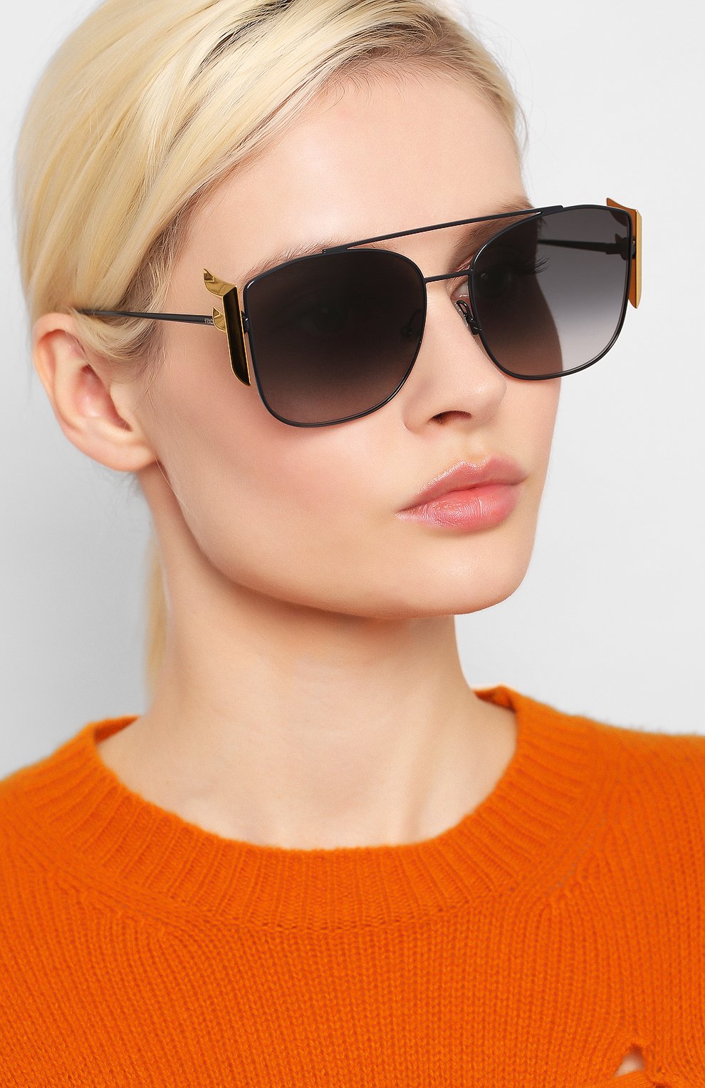 Женские солнцезащитные очки FENDI черного цвета по цене 29650 руб., арт. 0380/G 807 | Фото 2 Женские солнцезащитные очки FENDI черного цвета, арт. 0380/G 807 | Фото 2