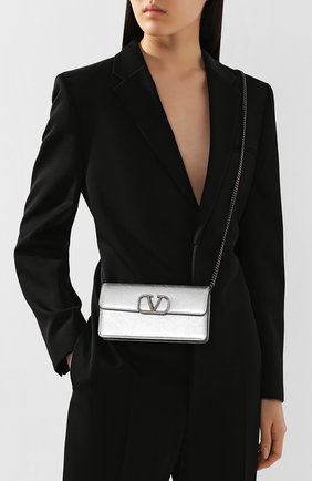 Женские кошелек valentino garavani vsling на цепочке VALENTINO серебряного цвета по цене 52535 руб., арт. TW2P0S93/PJW | Фото 2 Женские кошелек valentino garavani vsling на цепочке VALENTINO серебряного цвета, арт. TW2P0S93/PJW | Фото 2
