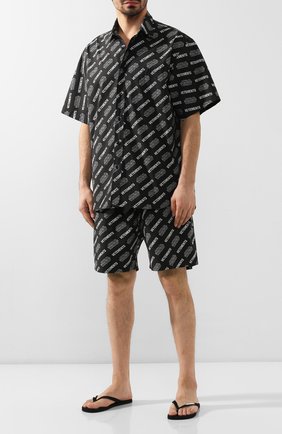 Мужские шлепанцы VETEMENTS черного цвета по цене 19450 руб., арт. SS20SD006 1374/M | Фото 2 Мужские шлепанцы VETEMENTS черного цвета, арт. SS20SD006 1374/M | Фото 2