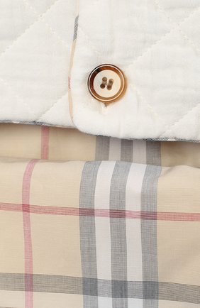 Детский хлопковый конверт BURBERRY разноцветного цвета по цене 20950 руб., арт. 8025087 | Фото 3 Детский хлопковый конверт BURBERRY разноцветного цвета, арт. 8025087 | Фото 3