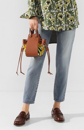 Женская сумка hammock floral mini LOEWE желтого цвета по цене 129000 руб., арт. 303.30.V07 | Фото 2 Женская сумка hammock floral mini LOEWE желтого цвета, арт. 303.30.V07 | Фото 2