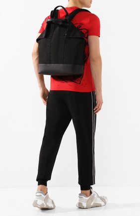 Мужской текстильный рюкзак ALEXANDER MCQUEEN черного цвета по цене 113500 руб., арт. 548663/HU01B | Фото 2 Мужской текстильный рюкзак ALEXANDER MCQUEEN черного цвета, арт. 548663/HU01B | Фото 2