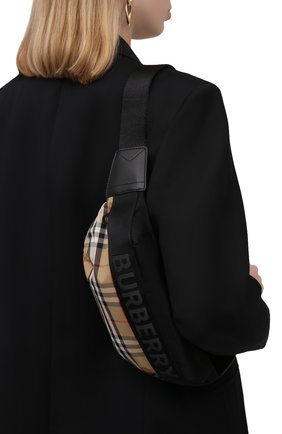 Женская поясная сумка sonny medium BURBERRY бежевого цвета, арт. 8026557 | Фото 2 (Стили: Классический; Кросс-КТ: другое; Статус проверки: Проверена категория; Размер: medium; Материал: Текстиль; Застежка: Молния)