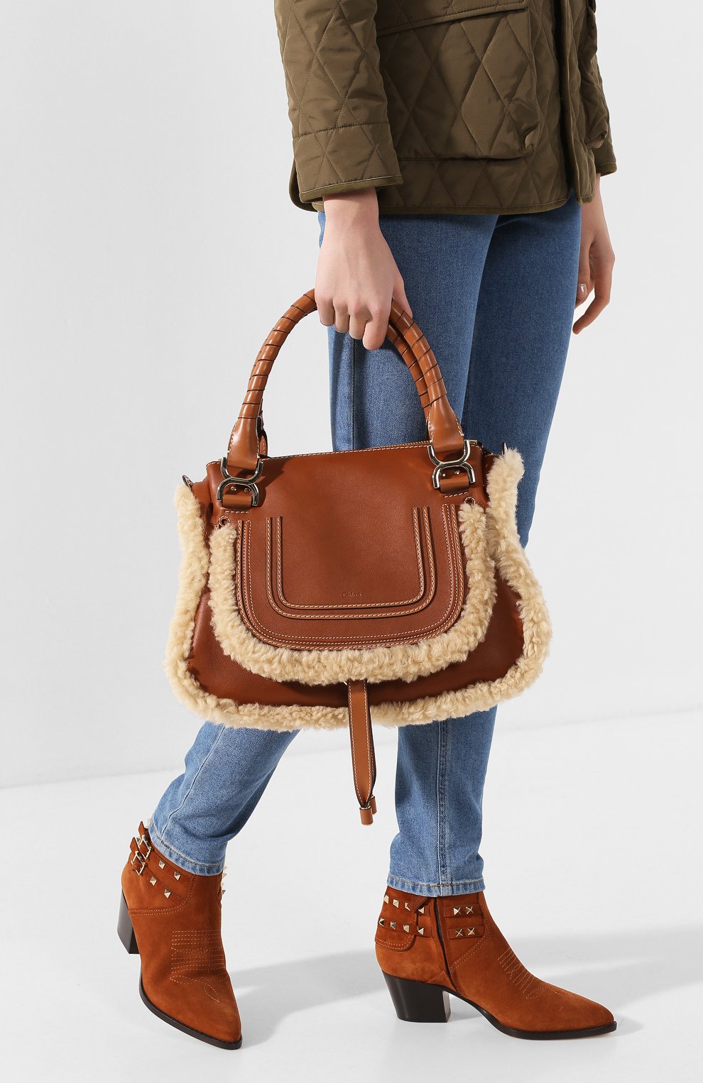 Женская сумка marcie medium CHLOÉ светло-коричневого цвета по цене 139500 руб., арт. CHC20SS860C17 | Фото 2 Женская сумка marcie medium CHLOÉ светло-коричневого цвета, арт. CHC20SS860C17 | Фото 2