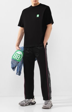 Мужская хлопковая футболка BALENCIAGA черного цвета по цене 28250 руб., арт. 594579/THV63 | Фото 2 Мужская хлопковая футболка BALENCIAGA черного цвета, арт. 594579/THV63 | Фото 2