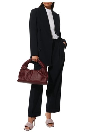 Женская сумка shoulder pouch BOTTEGA VENETA бордового цвета по цене 217500 руб., арт. 610524/VCP40 | Фото 7 Женская сумка shoulder pouch BOTTEGA VENETA бордового цвета, арт. 610524/VCP40 | Фото 7 (Сумки-технические: Сумки top-handle; Материал: Натуральная кожа; Региональные ограничения белый список (Axapta Mercury): RU; Размер: large)
