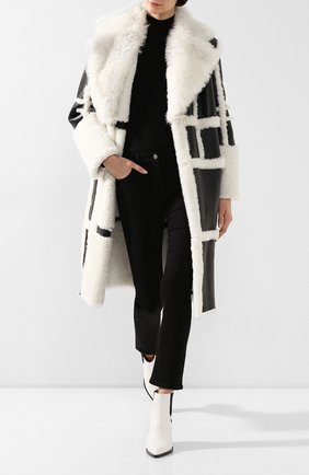 Женская дубленка ALEXANDER MCQUEEN черно-белого цвета по цене 481500 руб., арт. 610874/Q5ADE | Фото 2 Женская дубленка ALEXANDER MCQUEEN черно-белого цвета, арт. 610874/Q5ADE | Фото 2