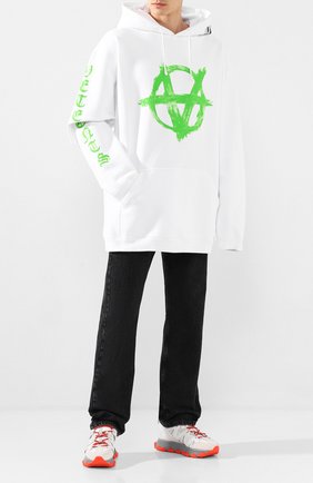 Мужской хлопковое худи VETEMENTS белого цвета по цене 43200 руб., арт. SS20TR312 1620/M | Фото 2 Мужской хлопковое худи VETEMENTS белого цвета, арт. SS20TR312 1620/M | Фото 2