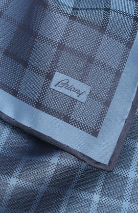 Мужской шелковый платок BRIONI голубого цвета по цене 11650 руб., арт. 071000/P943Q | Фото 2 Мужской шелковый платок BRIONI голубого цвета, арт. 071000/P943Q | Фото 2