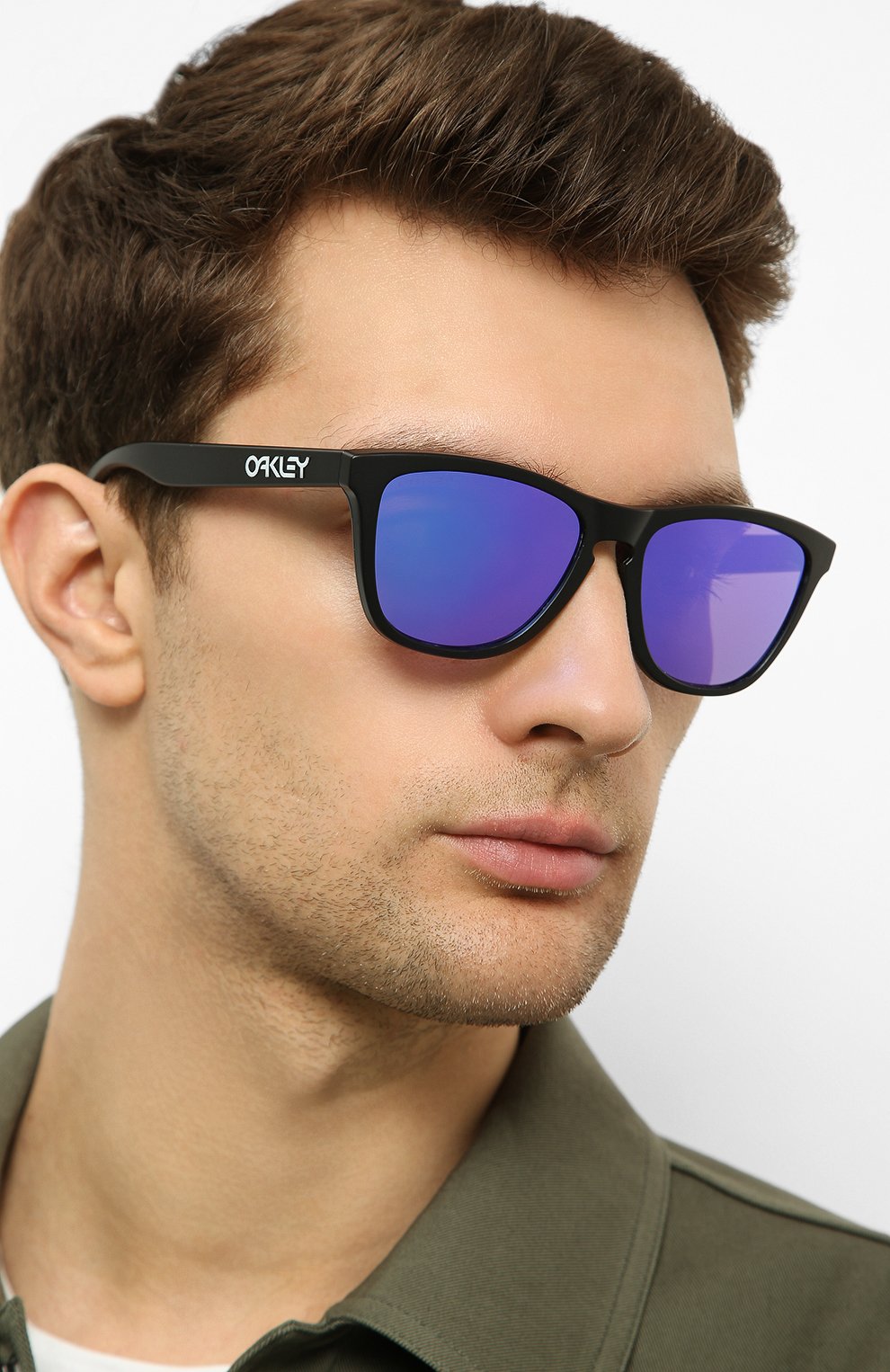 Женские солнцезащитные очки OAKLEY черного цвета по цене 9800 руб., арт. 9013-9013H6 | Фото 3 Женские солнцезащитные очки OAKLEY черного цвета, арт. 9013-9013H6 | Фото 3