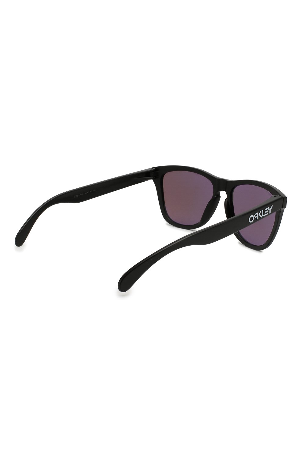 Женские солнцезащитные очки OAKLEY черного цвета по цене 9800 руб., арт. 9013-9013H6 | Фото 5 Женские солнцезащитные очки OAKLEY черного цвета, арт. 9013-9013H6 | Фото 5
