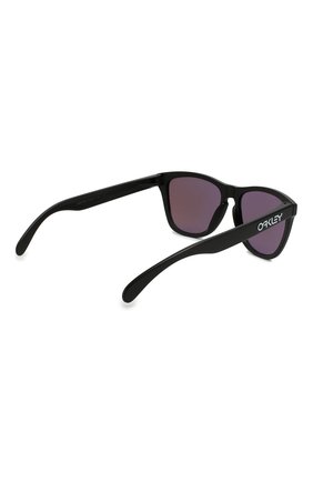 Женские солнцезащитные очки OAKLEY черного цвета по цене 9800 руб., арт. 9013-9013H6 | Фото 5 Женские солнцезащитные очки OAKLEY черного цвета, арт. 9013-9013H6 | Фото 5