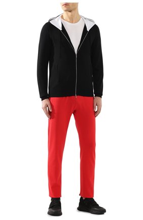 Мужские хлопковые брюки KITON красного цвета по цене 94600 руб., арт. UK1051 | Фото 2 Мужские хлопковые брюки KITON красного цвета, арт. UK1051 | Фото 2 (Материал внешний: Хлопок; Мужское Кросс-КТ: Брюки-трикотаж; Случай: Повседневный; Длина (брюки, джинсы): Стандартные)