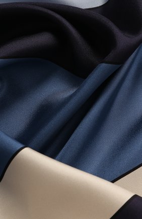 Женский шелковый платок valentino garavani VALENTINO синего цвета по цене 29750 руб., арт. TW2EI114/CRF | Фото 2 Женский шелковый платок valentino garavani VALENTINO синего цвета, арт. TW2EI114/CRF | Фото 2