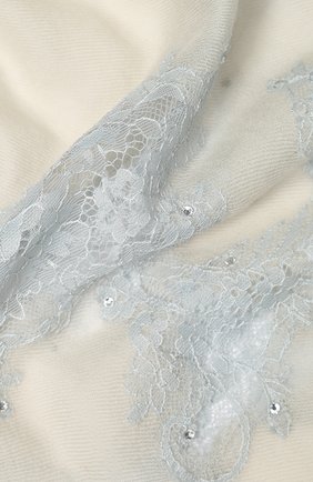 Женская шерстяная шаль VINTAGE SHADES светло-серого цвета по цене 22200 руб., арт. 13844B | Фото 2 Женская шерстяная шаль VINTAGE SHADES светло-серого цвета, арт. 13844B | Фото 2
