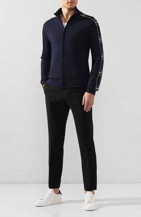 Мужские шерстяные брюки VALENTINO черного цвета, арт. QV3RB54025S | Фото 2 (Материал внешний: Шерсть; Длина (брюки, джинсы): Стандартные; Случай: Повседневный)