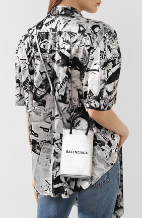 Кожаный чехол shopping для телефона BALENCIAGA серебряного цвета по цене 0 руб., арт. 593826/0AI4N | Фото 2 Кожаный чехол shopping для телефона BALENCIAGA серебряного цвета, арт. 593826/0AI4N | Фото 2 (Женское Кросс-КТ: Кожа iPhone; Материал: Кожа)
