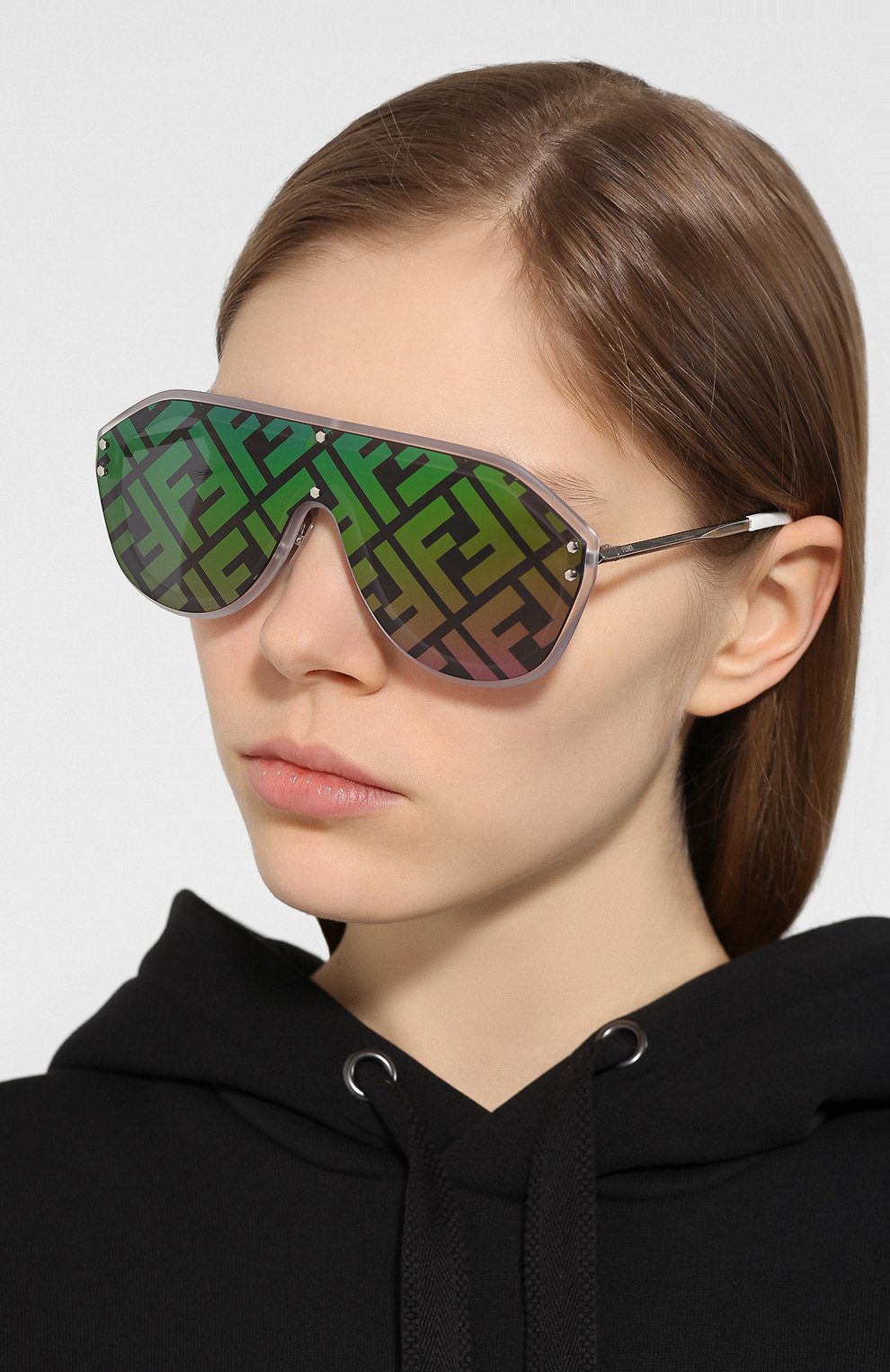 Женские солнцезащитные очки FENDI зеленого цвета по цене 29000 руб., арт. M0039/G F74 | Фото 2 Женские солнцезащитные очки FENDI зеленого цвета, арт. M0039/G F74 | Фото 2