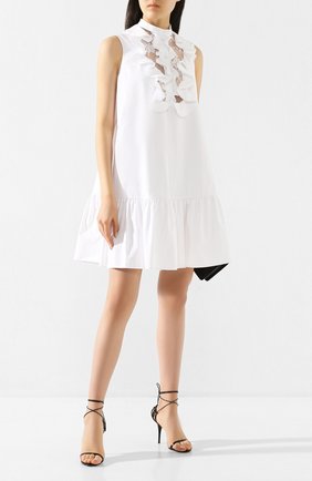 Женское хлопковое платье ALEXANDER MCQUEEN белого цвета по цене 122000 руб., арт. 609653/QAAAD | Фото 2 Женское хлопковое платье ALEXANDER MCQUEEN белого цвета, арт. 609653/QAAAD | Фото 2