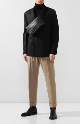 Мужская кожаная поясная сумка BOTTEGA VENETA черного цвета по цене 138000 руб., арт. 609853/VCQH1 | Фото 2 Мужская кожаная поясная сумка BOTTEGA VENETA черного цвета, арт. 609853/VCQH1 | Фото 2 (Размер: medium; Материал: Натуральная кожа; Региональные ограничения белый список (Axapta Mercury): RU; Стили: Классический)
