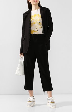 Женские шерстяные брюки YOHJI YAMAMOTO черного цвета по цене 62500 руб., арт. FS-P55-101 | Фото 2 Женские шерстяные брюки YOHJI YAMAMOTO черного цвета, арт. FS-P55-101 | Фото 2