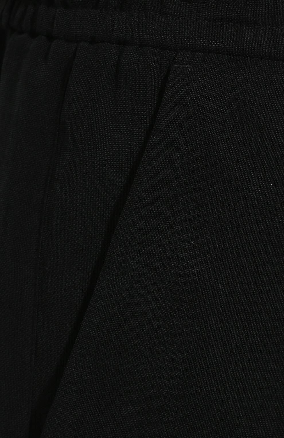 Мужские шорты GIORGIO ARMANI черного цвета, арт. 9SGPB003/T00AB | Фото 5 (Материал внешний: Купро, Растительное волокно; Мужское Кросс-КТ: Шорты-одежда; Принт: Без принта; Случай: Повседневный; Длина Шорты М: Ниже колена; Стили: Кэжуэл)