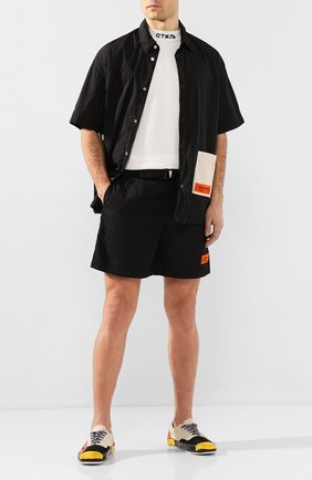 Мужские шорты HERON PRESTON черного цвета по цене 52700 руб., арт. HMCB007S208760061040 | Фото 2 Мужские шорты HERON PRESTON черного цвета, арт. HMCB007S208760061040 | Фото 2 (Материал внешний: Синтетический материал; Длина Шорты М: До колена; Принт: С принтом; Мужское Кросс-КТ: Шорты-одежда; Стили: Гранж; Случай: Повседневный)