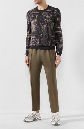 Мужские хлопковые брюки BRIONI хаки цвета по цене 103000 руб., арт. UJET0L/P9608 | Фото 2 Мужские хлопковые брюки BRIONI хаки цвета, арт. UJET0L/P9608 | Фото 2 (Материал внешний: Хлопок; Длина (брюки, джинсы): Стандартные; Случай: Повседневный; Региональные ограничения белый список (Axapta Mercury): RU)