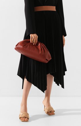 Женский клатч pouch BOTTEGA VENETA красного цвета по цене 168000 руб., арт. 576227/VCP40 | Фото 2 Женский клатч pouch BOTTEGA VENETA красного цвета, арт. 576227/VCP40 | Фото 2