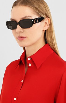 Женские солнцезащитные очки VALENTINO черного цвета, арт. 4067-500187 | Фото 2 (Тип очков: С/з; Оптика Гендер: оптика-женское; Очки форма: Прямоугольные)