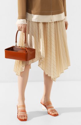 Женская сумка olivia REJINA PYO светло-коричневого цвета по цене 47700 руб., арт. B26/PATENT LEATHER EMB0SS | Фото 2 Женская сумка olivia REJINA PYO светло-коричневого цвета, арт. B26/PATENT LEATHER EMB0SS | Фото 2