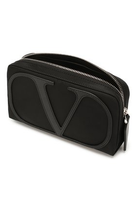 Мужская текстильная поясная сумка vlogo VALENTINO черного цвета по цене 0 руб., арт. TY2B0881/MLI | Фото 4 Мужская текстильная поясная сумка vlogo VALENTINO черного цвета, арт. TY2B0881/MLI | Фото 4 (Стили: Классический; Размер: mini; Ремень/цепочка: На ремешке; Материал: Текстиль)