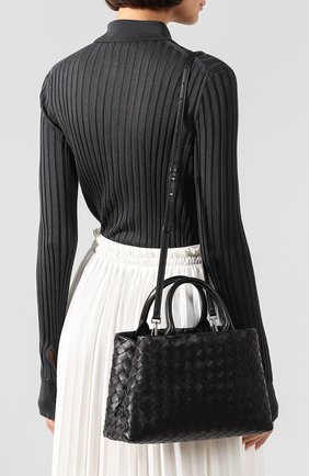 Женский сумка-тоут BOTTEGA VENETA черного цвета по цене 0 руб., арт. 607327/VCPP1 | Фото 5 Женский сумка-тоут BOTTEGA VENETA черного цвета, арт. 607327/VCPP1 | Фото 5 (Сумки-технические: Сумки-шопперы; Размер: medium; Материал: Натуральная кожа; Региональные ограничения белый список (Axapta Mercury): RU; Ремень/цепочка: На ремешке)