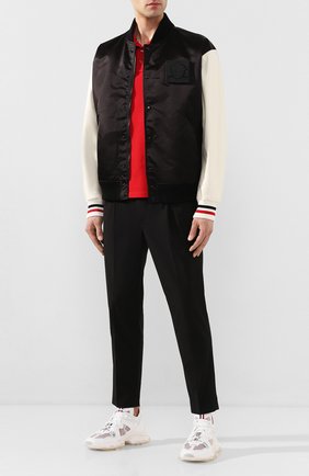 Мужской пуховый бомбер MONCLER черного цвета по цене 121500 руб., арт. F1-091-1A540-00-539K2 | Фото 2 Мужской пуховый бомбер MONCLER черного цвета, арт. F1-091-1A540-00-539K2 | Фото 2