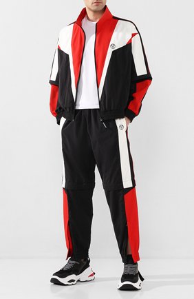 Мужской джоггеры VETEMENTS красного цвета по цене 69100 руб., арт. SS20PA239 1306/M | Фото 2 Мужской джоггеры VETEMENTS красного цвета, арт. SS20PA239 1306/M | Фото 2