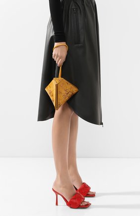 Женский клатч pyramid BOTTEGA VENETA желтого цвета по цене 169500 руб., арт. 591667/VCPY0 | Фото 2 Женский клатч pyramid BOTTEGA VENETA желтого цвета, арт. 591667/VCPY0 | Фото 2