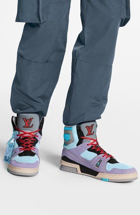Мужские кожаные кроссовки lv trainer LOUIS VUITTON фиолетового цвета по цене 94000 руб., арт. 1A7R0L | Фото 2 Мужские кожаные кроссовки lv trainer LOUIS VUITTON фиолетового цвета, арт. 1A7R0L | Фото 2