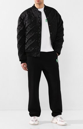 Мужская хлопковая футболка BALENCIAGA белого цвета по цене 36100 руб., арт. 594579/THV63 | Фото 2 Мужская хлопковая футболка BALENCIAGA белого цвета, арт. 594579/THV63 | Фото 2