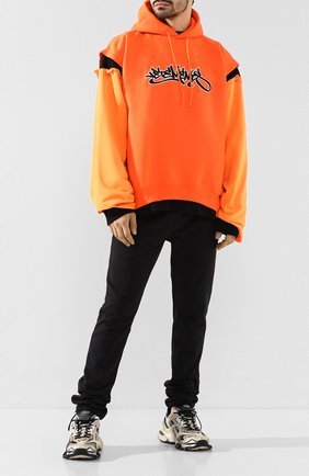 Мужской худи VETEMENTS оранжевого цвета по цене 69100 руб., арт. SS20TR184 1607/M | Фото 2 Мужской худи VETEMENTS оранжевого цвета, арт. SS20TR184 1607/M | Фото 2