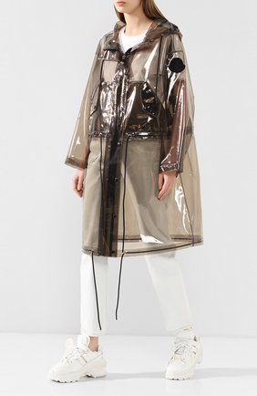 Женский плащ acajou MONCLER прозрачного цвета по цене 83400 руб., арт. F1-093-1C718-40-C0479 | Фото 2 Женский плащ acajou MONCLER прозрачного цвета, арт. F1-093-1C718-40-C0479 | Фото 2