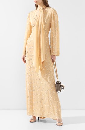 Женское шелковое платье CHLOÉ бежевого цвета по цене 349500 руб., арт. CHC20SR051484 | Фото 2 Женское шелковое платье CHLOÉ бежевого цвета, арт. CHC20SR051484 | Фото 2