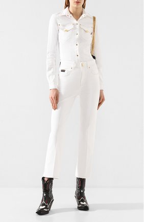 Женская джинсовая рубашка VERSACE JEANS COUTURE белого цвета по цене 31700 руб., арт. B0HVA66I-VDP206/HRV4N | Фото 2 Женская джинсовая рубашка VERSACE JEANS COUTURE белого цвета, арт. B0HVA66I-VDP206/HRV4N | Фото 2