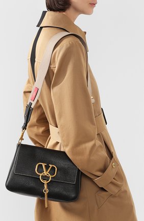 Женский клатч valentino garavani vring small VALENTINO черного цвета по цене 119000 руб., арт. TW2B0G10/MVV | Фото 2 Женский клатч valentino garavani vring small VALENTINO черного цвета, арт. TW2B0G10/MVV | Фото 2