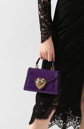 Женская сумка devotion small DOLCE & GABBANA сиреневого цвета по цене 0 руб., арт. BB6711/A1037 | Фото 2 Женская сумка devotion small DOLCE & GABBANA сиреневого цвета, арт. BB6711/A1037 | Фото 2 (Женское Кросс-КТ: Вечерняя сумка; Сумки-технические: Сумки через плечо, Сумки top-handle; Материал: Натуральная кожа; Ремень/цепочка: На ремешке; Размер: small)