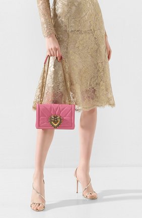 Женская сумка devotion small DOLCE & GABBANA розового цвета по цене 149000 руб., арт. BB6652/AV967 | Фото 2 Женская сумка devotion small DOLCE & GABBANA розового цвета, арт. BB6652/AV967 | Фото 2 (Сумки-технические: Сумки через плечо; Материал: Натуральная кожа; Размер: small; Ремень/цепочка: На ремешке; Женское Кросс-КТ: Вечерняя сумка)