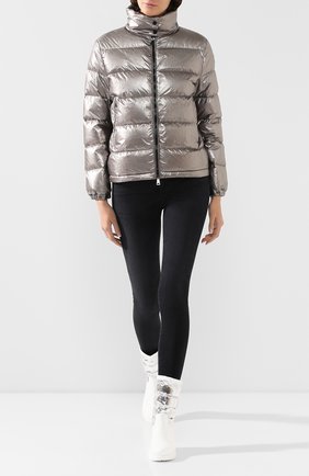 Женский пуховая куртка gris MONCLER серебряного цвета по цене 71200 руб., арт. F1-093-1A520-00-C0437 | Фото 2 Женский пуховая куртка gris MONCLER серебряного цвета, арт. F1-093-1A520-00-C0437 | Фото 2